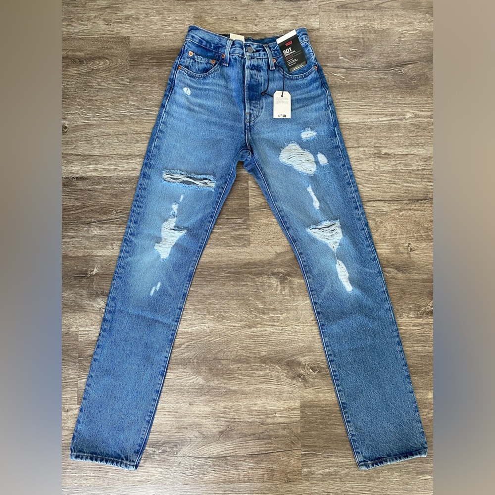 MSRP $118 NWT 24x32 High Rise Levi’s Original Fit 501 Jeans in Hits Different